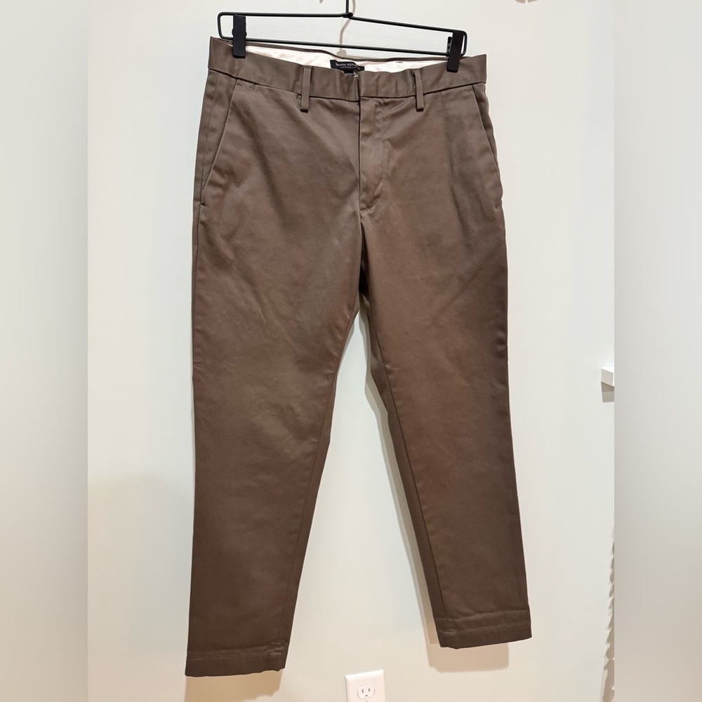 Banana Republic Men's Brown Tapered Fit Chinos